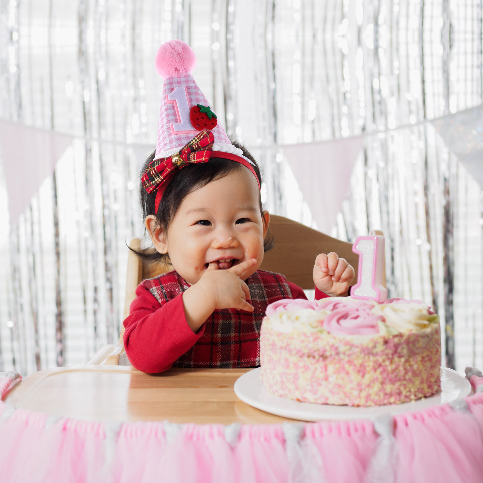 Strawberry Cone Birthday Hat P - огляд і ціна Party Hat Cone
